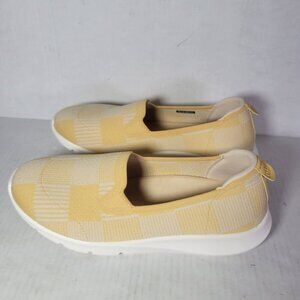 Spenco Women Comfort Stretch Ease Yellow & White Pattern Slip-On Sneakers Sz 10W